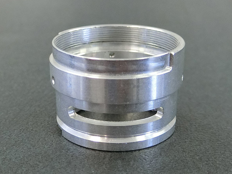 カメラ筐体部品